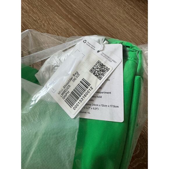 NWT RARE Lululemon Mini Shoulder Bag 4L Green Punch - Picture 7 of 7